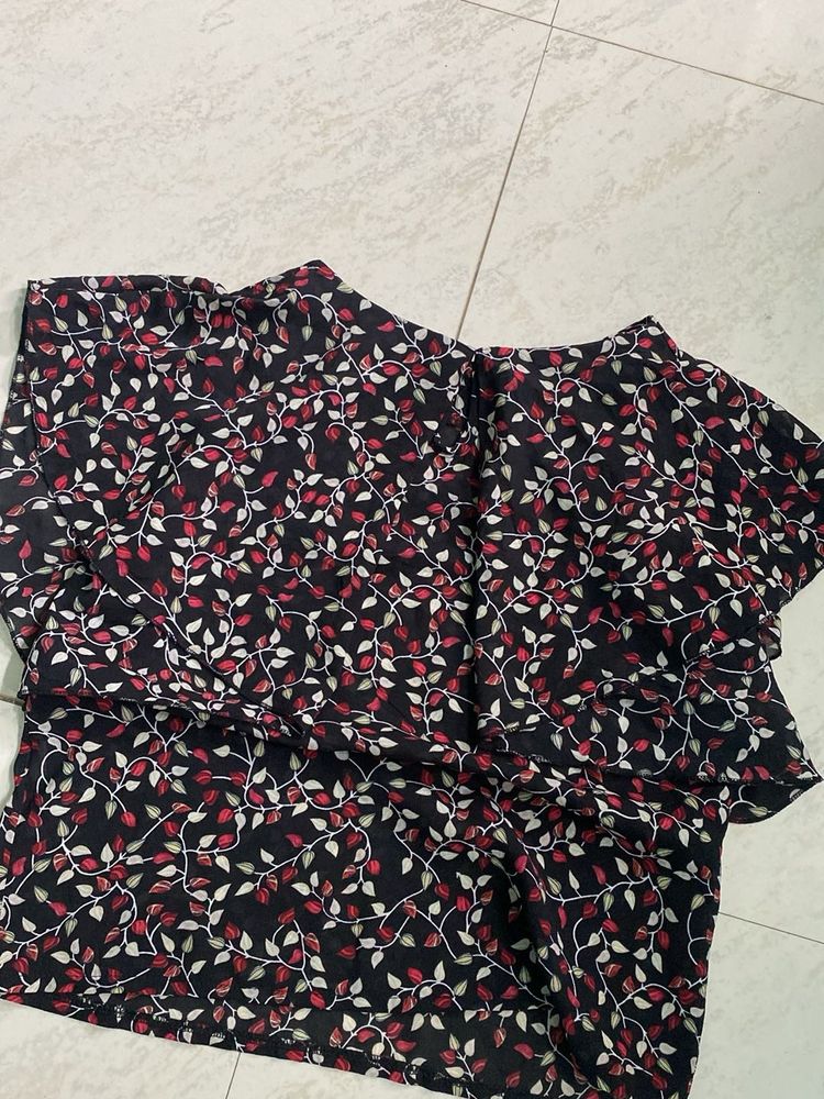 Beautiful Black Top In Brand New Condition