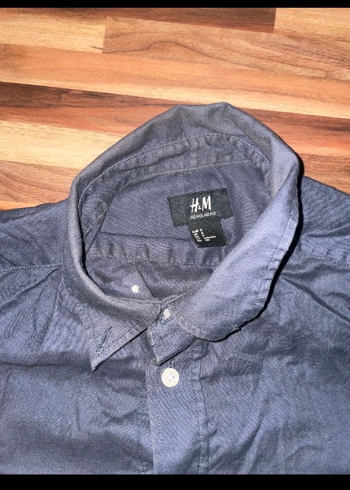 H&amp;M Branded Shirt But Used Length Is 26.5