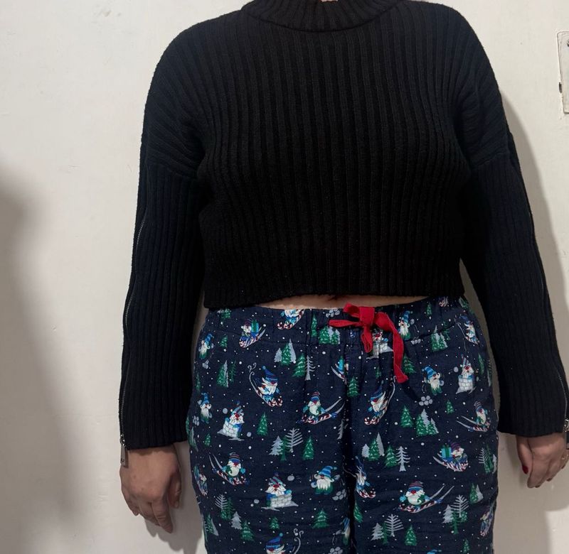 Black Ribbed Cropped Turtleneck Sweater