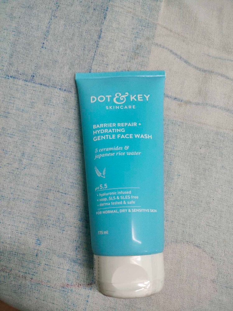 Dot &amp; Key Facewash