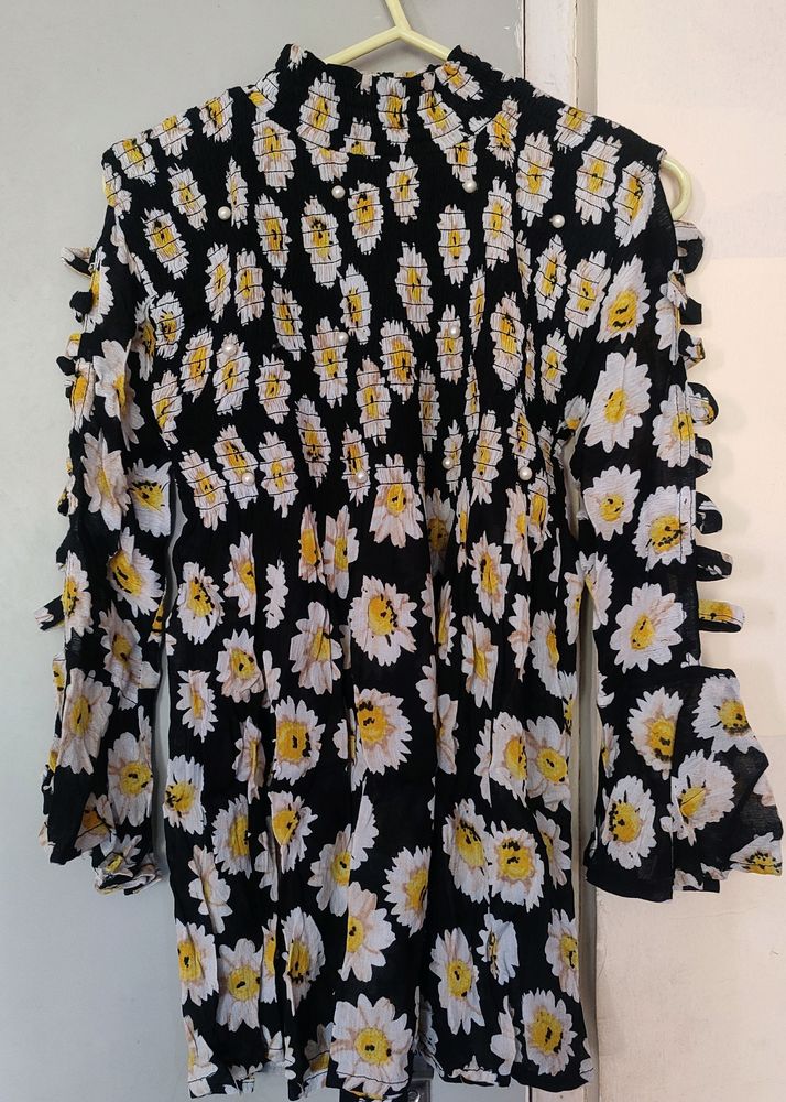 High neck, Shoulder Cut Flared Top.