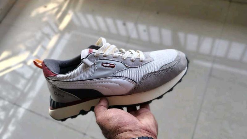 Puma Sneakers