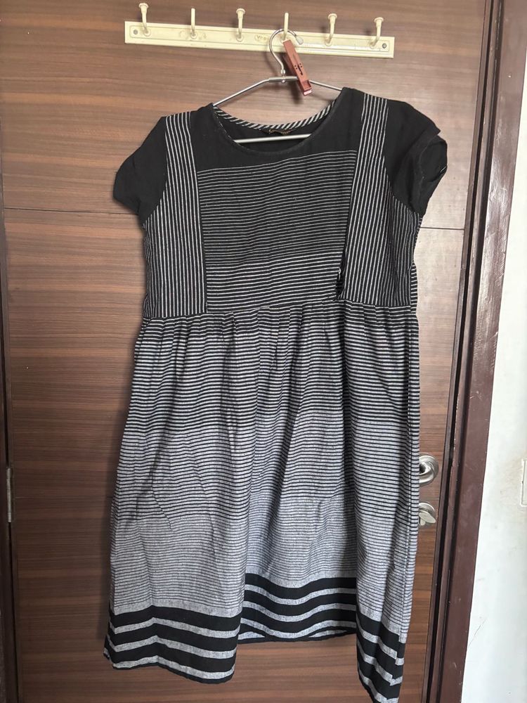 Feeding Kneww Length Kurti