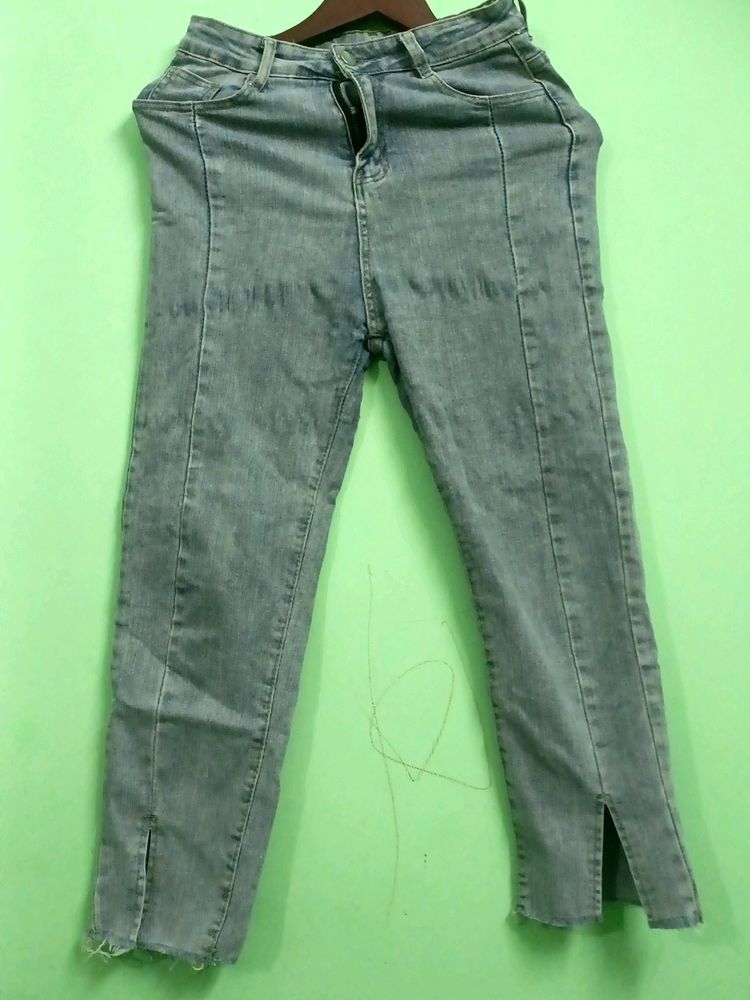 Price Dropped 🎉🎊Urbanic XS Jeans