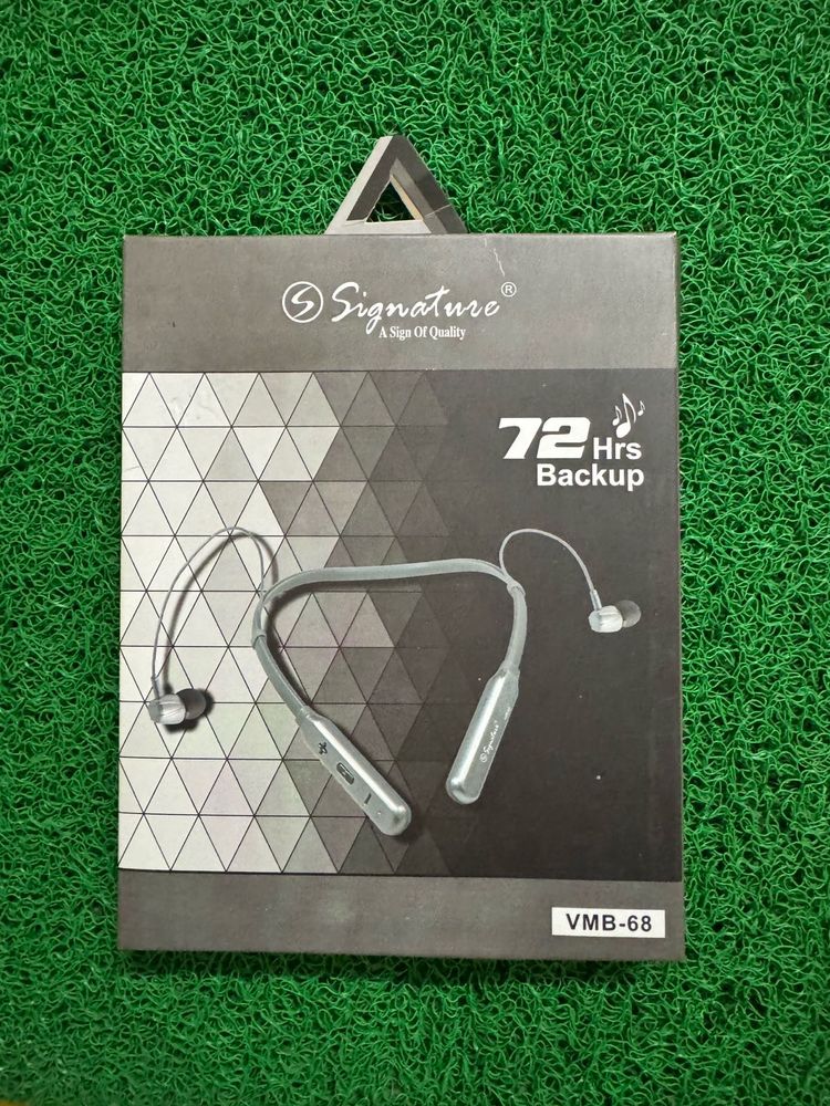 SIGNATURE NECK BAND