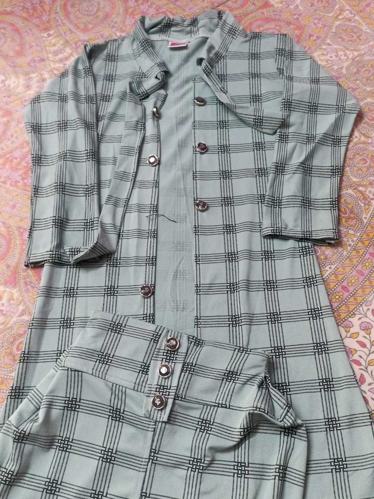 Stylish Plaid Kurta Set
