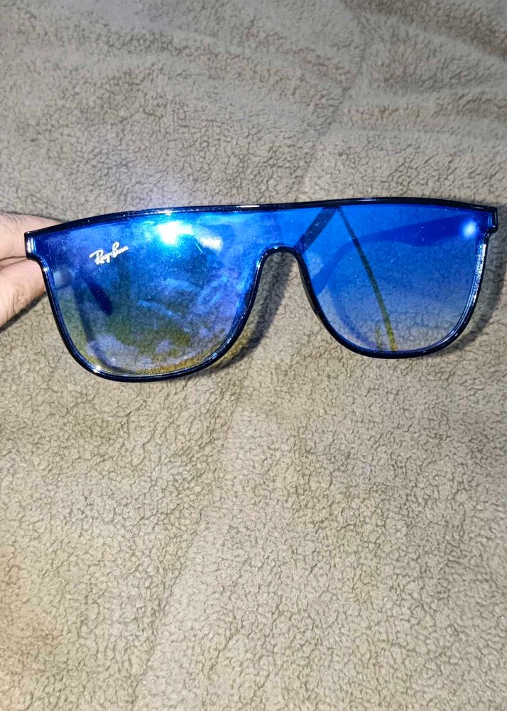 Ray-Ban Blue Mirrored Sunglasses