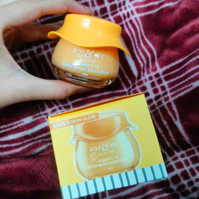 Dot &amp; Key Super Bright Moisturizer