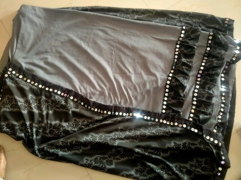 Elegant Gray &amp; Black Embellished Saree