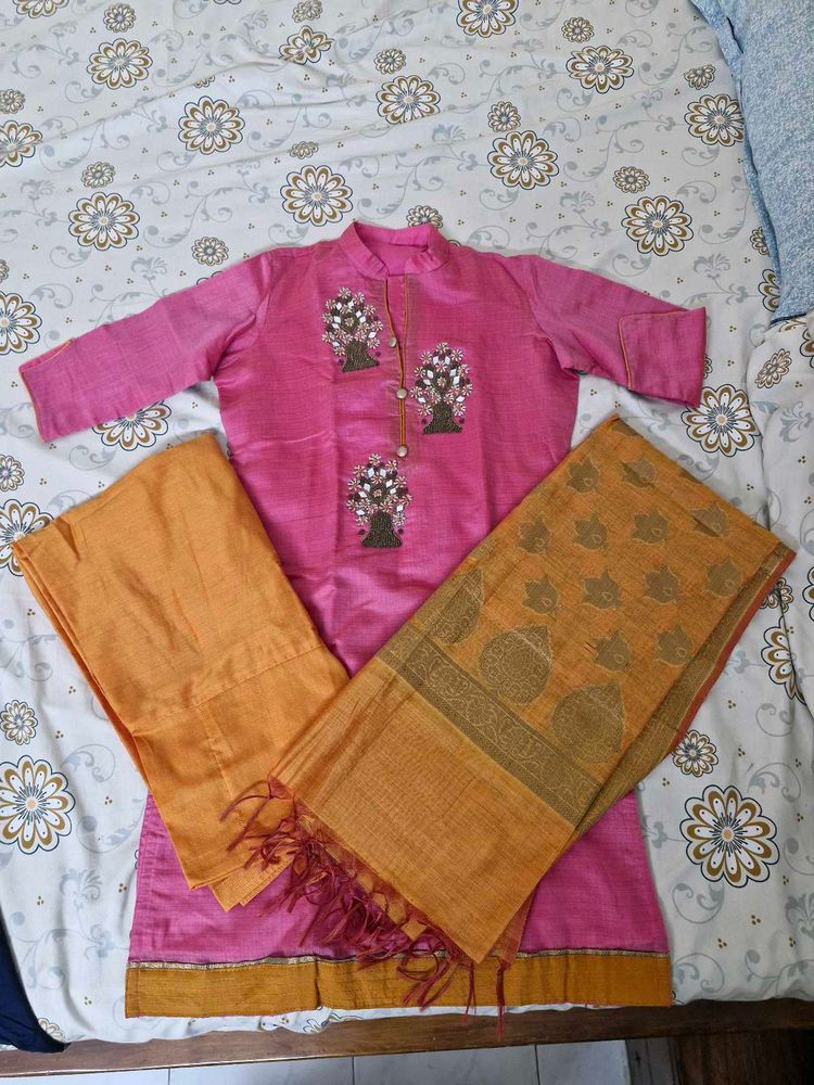 Pink Embroidered And Golden Chudidhar Set