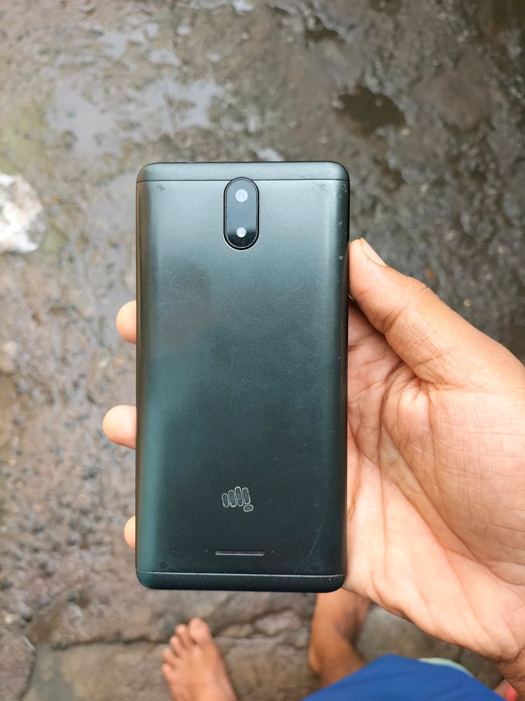 Micromax 4G mobile good condition only charging pin demej