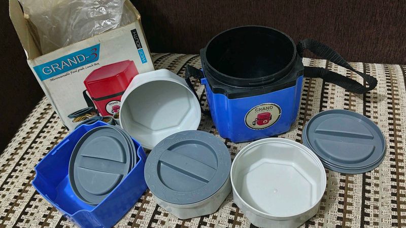 Microwaveable Grand-3 Lunch Box