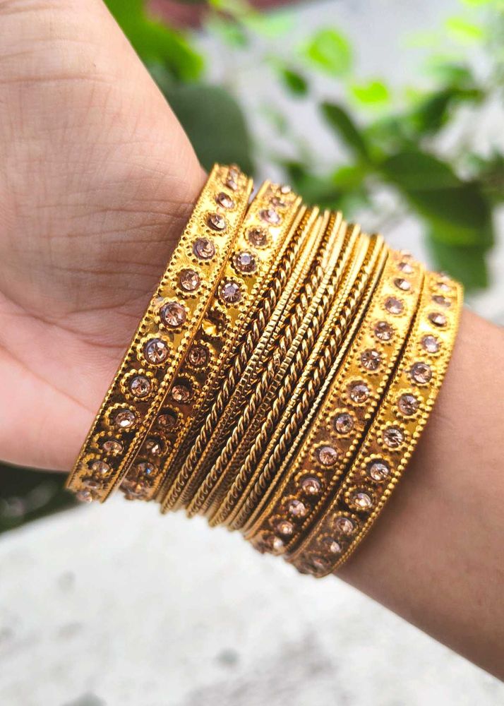 SET OF 8 GOLDEN BANGLES
