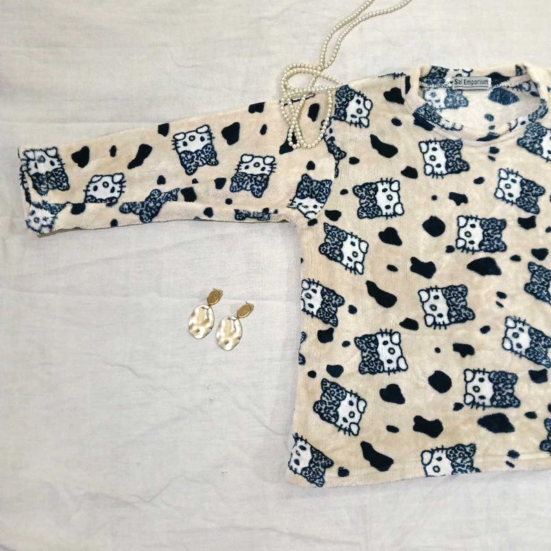 Warm Hello Kitty Velvety Fur Top