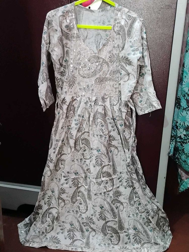 Elegant Paisley Print Kurta