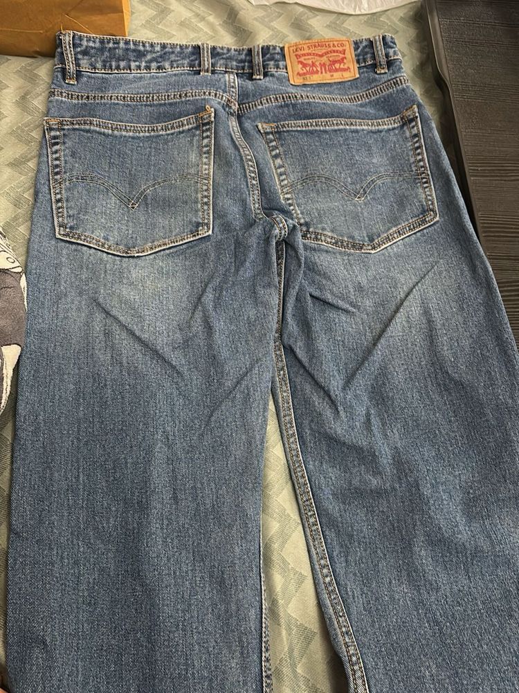 Levi&#39;s Jeans - Classic Blue Denim