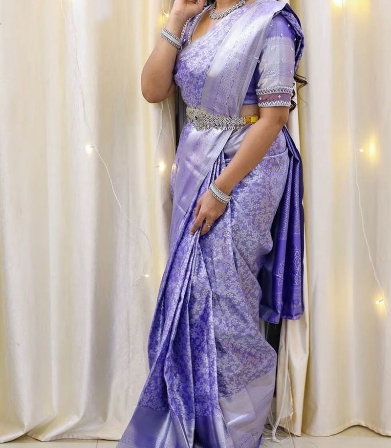 Women Woven Saree With Zari Border