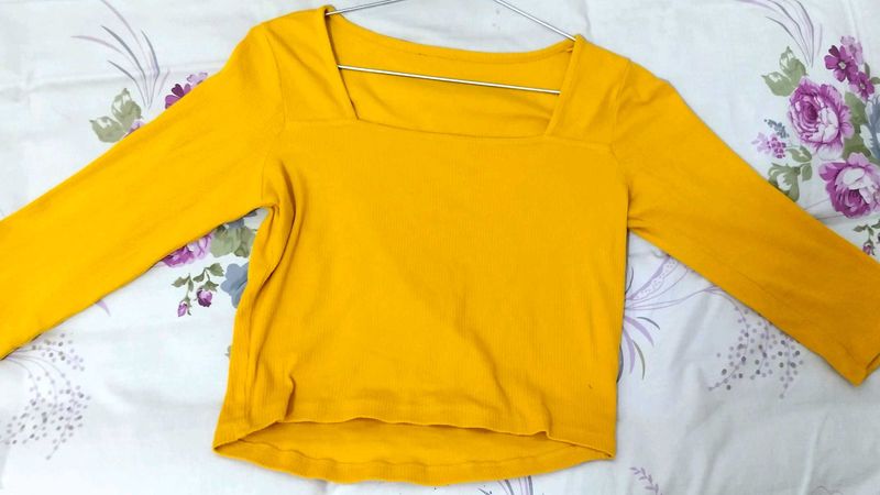 YELLOW SQUARE NECK SOLID FITTED TOP