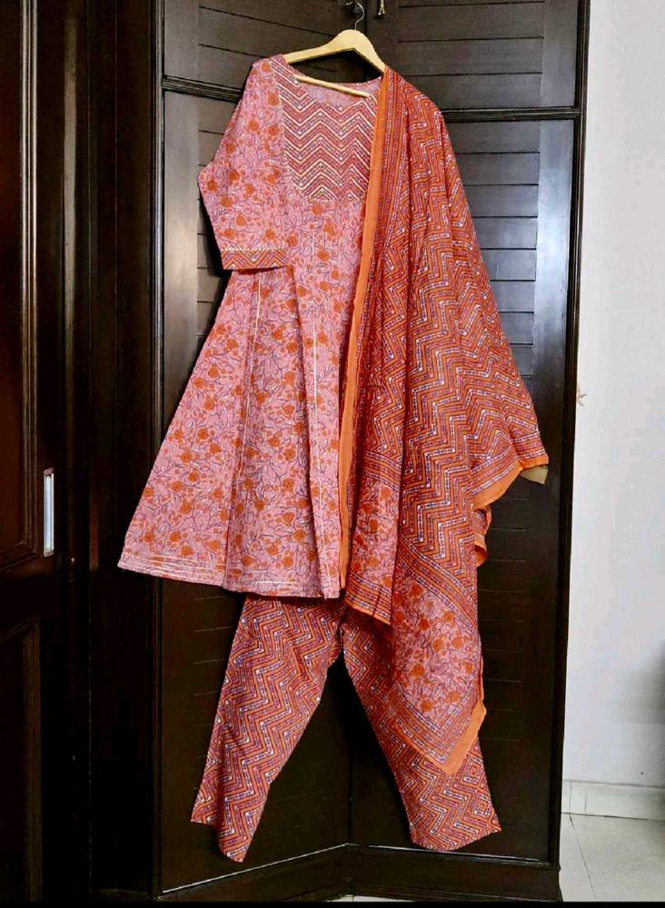Pink Floral Print Gotta Patti Anarkali Kurta Set