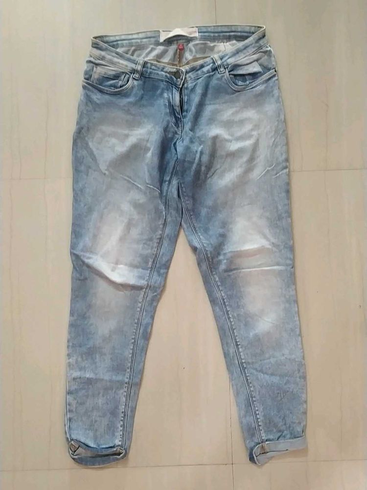 Light Wash Denim Jeans