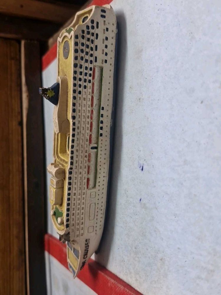 Cruise Ship Showpiece
