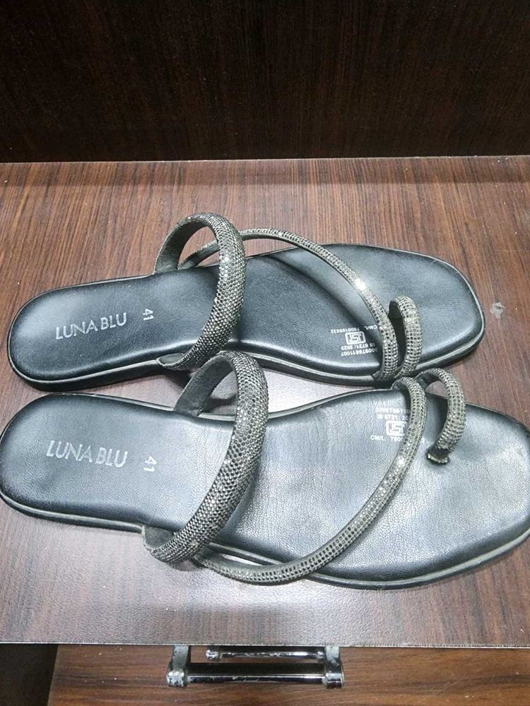 Luna Blu Embellished Flats