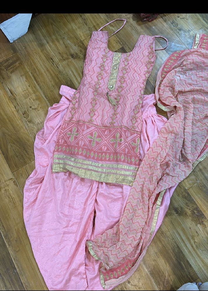 ✨[SALE] Pink Embroidered Salwar Suit