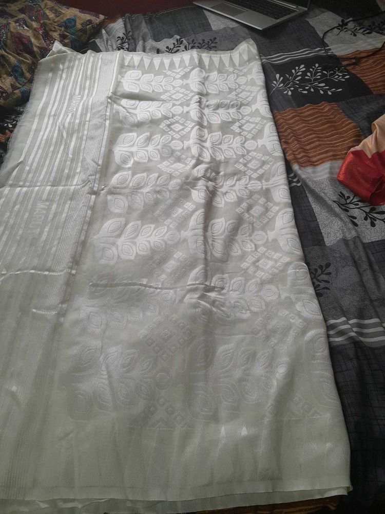 Elegant White Jamdhani Saree
