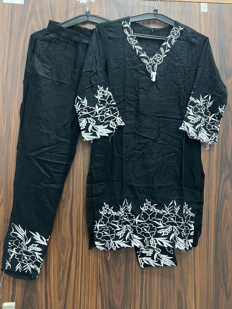 Floral Embroidered Kurta Set