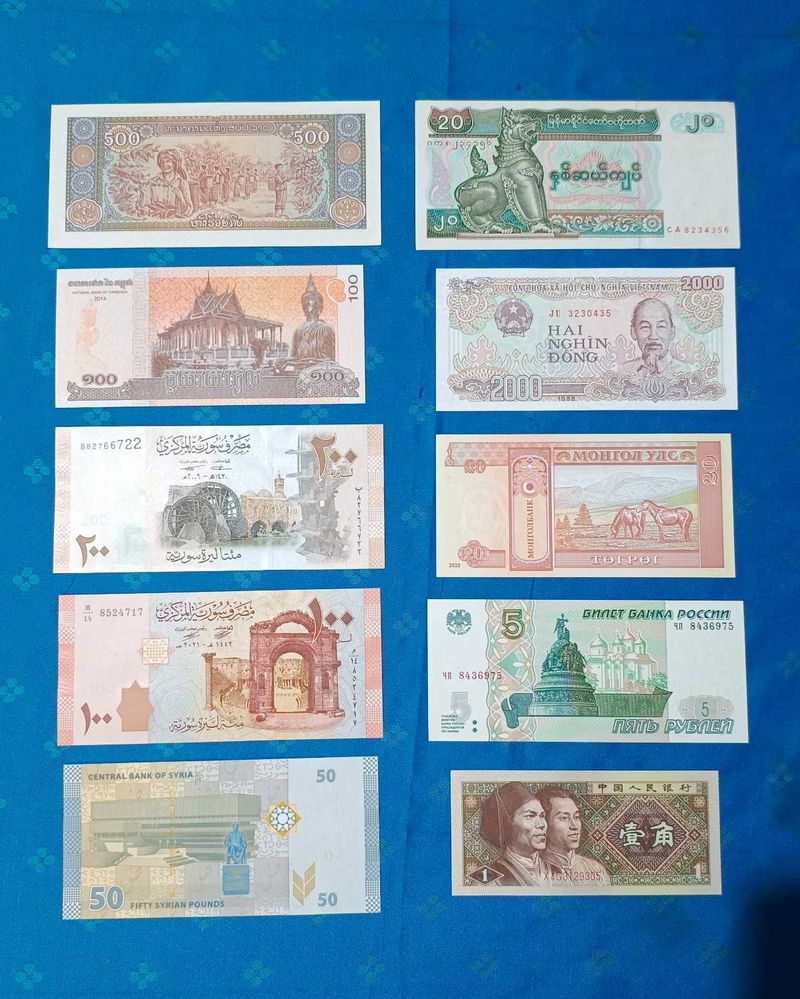 World Currency Collection 10 Notes UNC