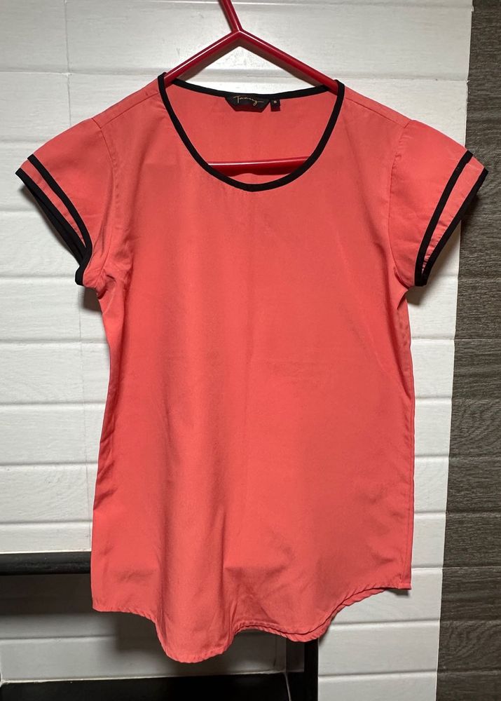 Comic Theme Peach Top With Black Outline