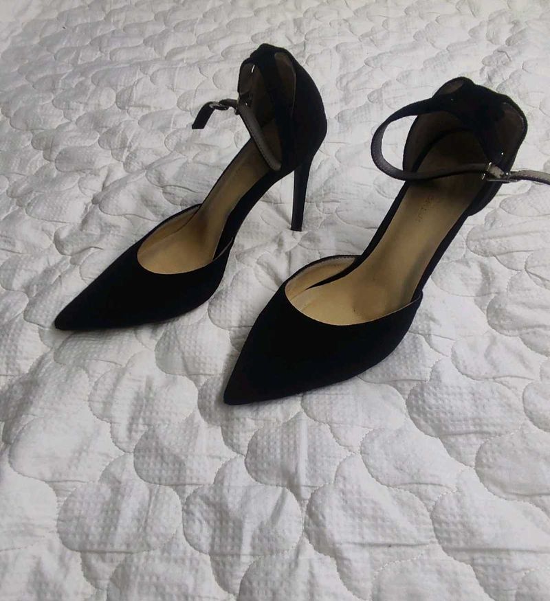 Elegant Black Heels