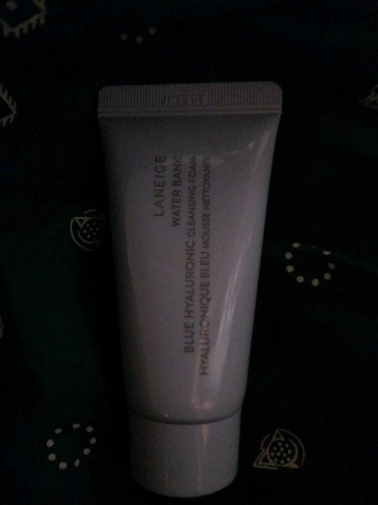 WATER BANK BLUE HYALURONIC CLEANING FOAM