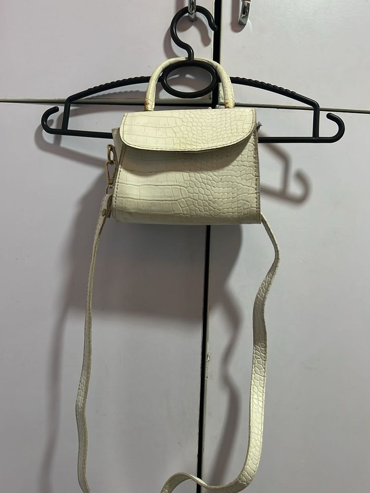 Chic Croc-Effect Handbag Small White