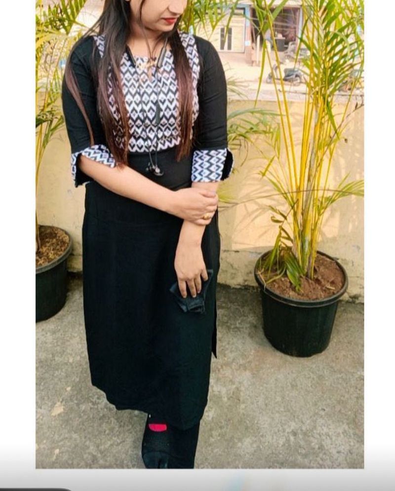 Elegant Black Printed Kurti