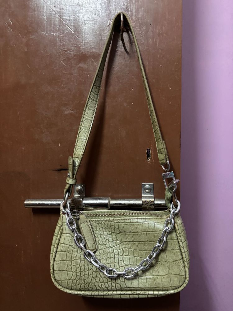 sage green croc baguette bag 🩶