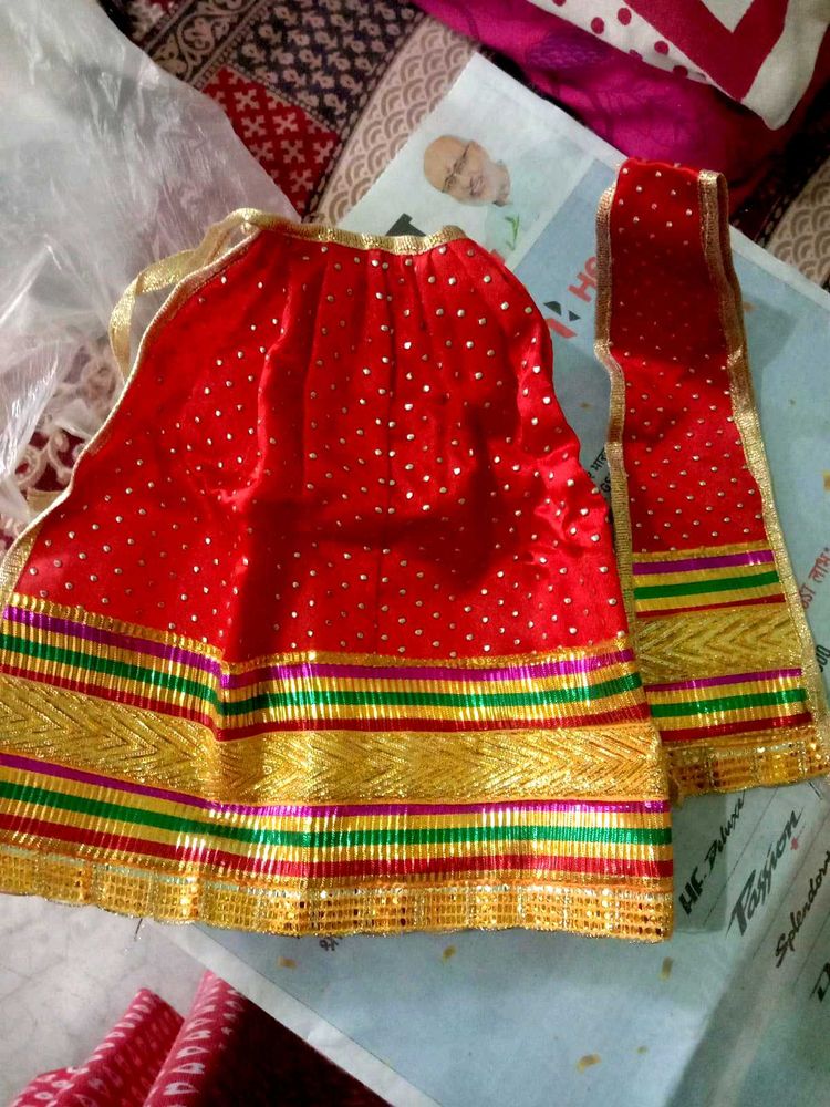 Red Lahnga Duppta For Murti..