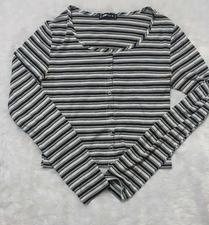 Stripped full sleeve top
