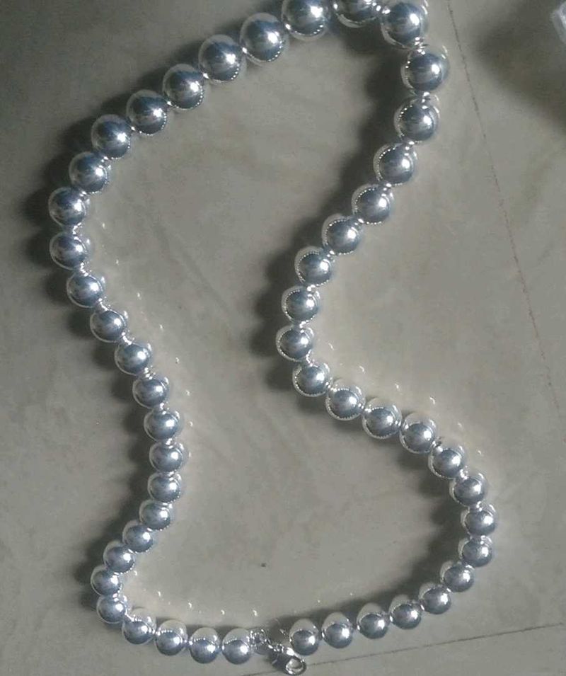 Silver Beaded Necklace it's not pure silve
