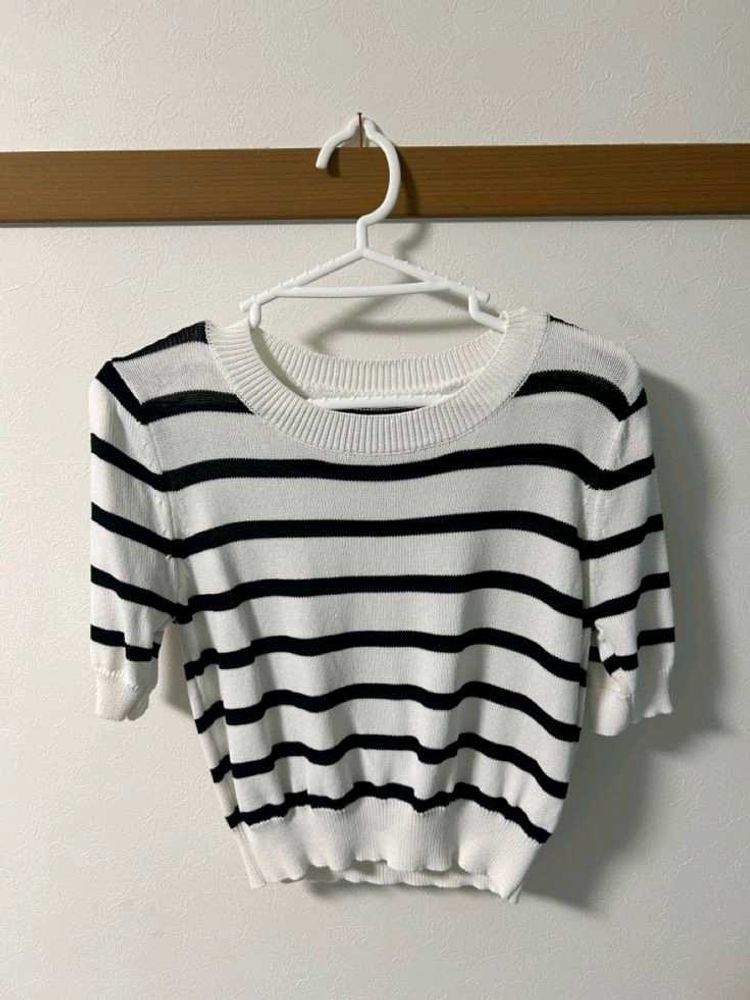 Black Linen White Top