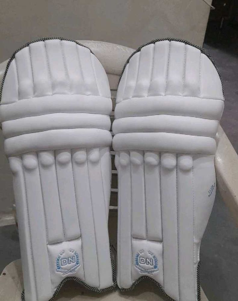 Wickets Gloves And Leg Guard