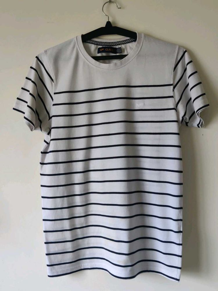 Stylish Men&#39;s Striped T-Shirt