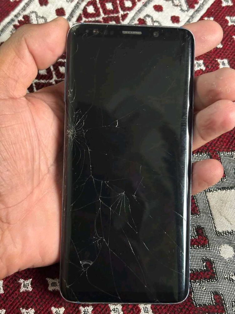 Samsung S9 Curve Display...