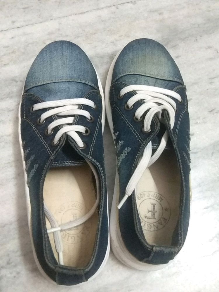 Denim fabric shoes