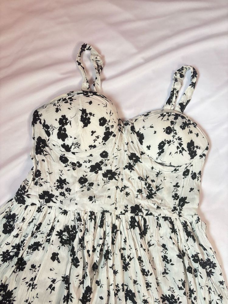 Cute Black and padded Dress