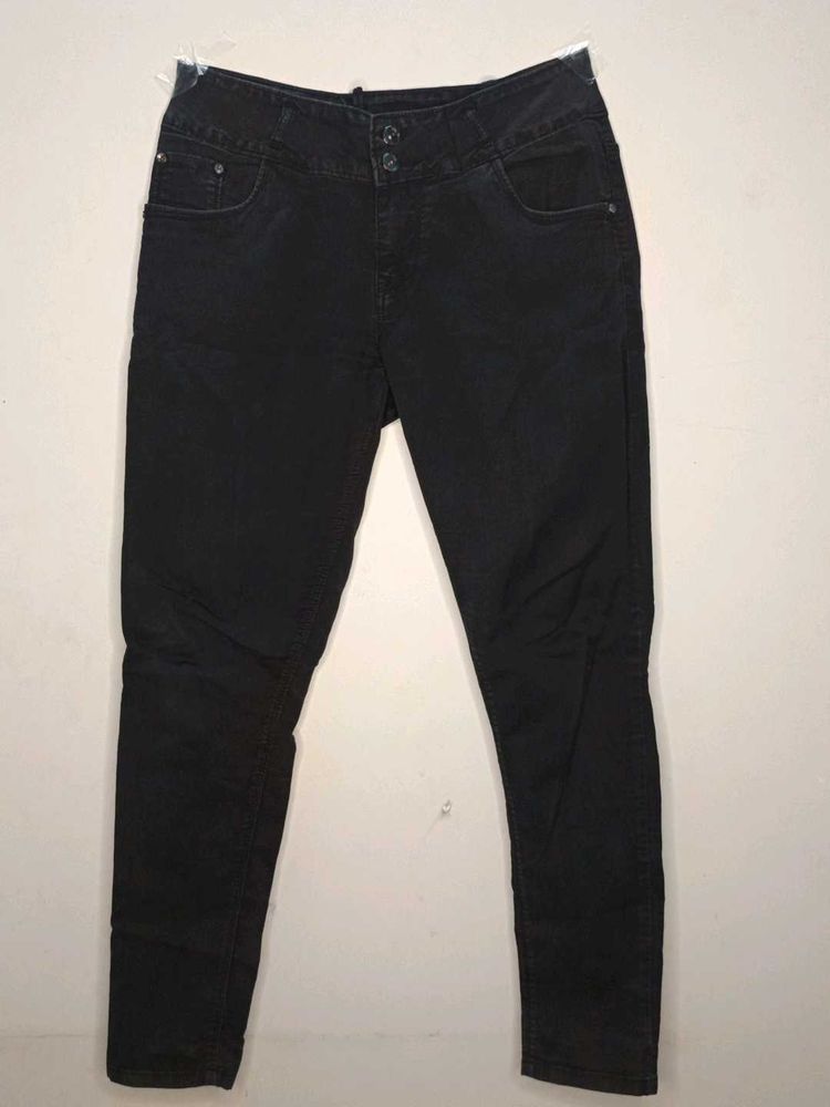 Black High-Waisted Skinny Jeans