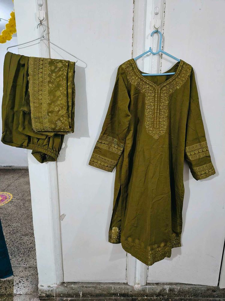 Beautiful Mehendi colour woolen suit