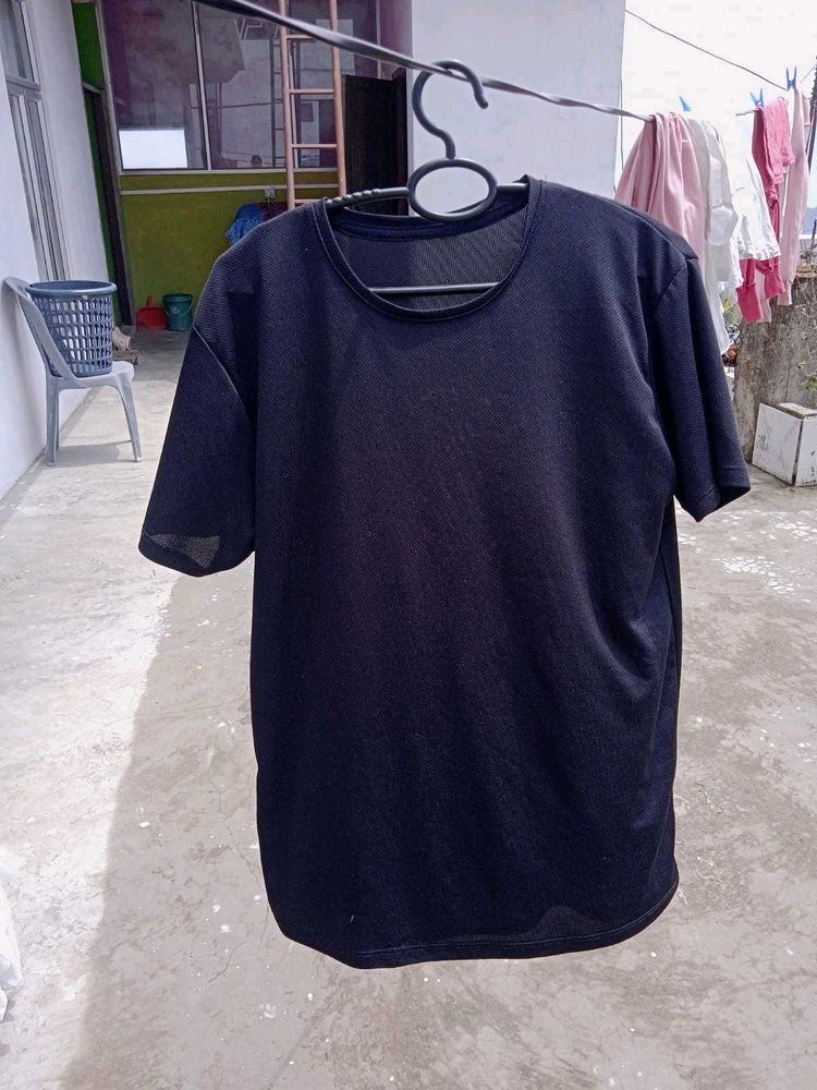Black Tshirt -