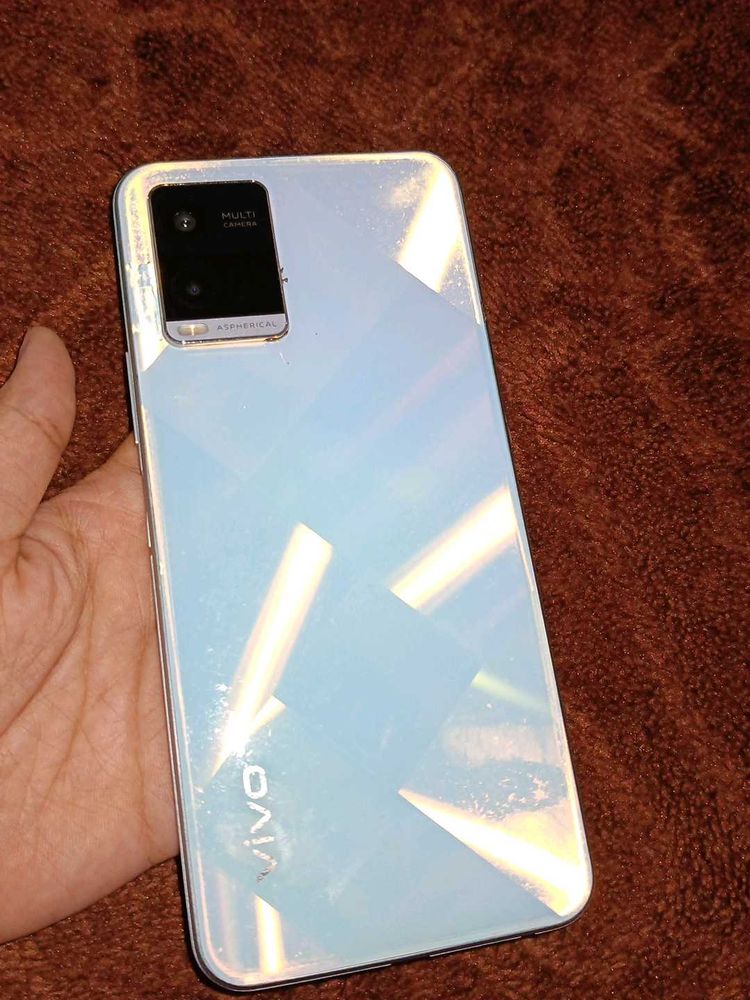 Vivo Y21