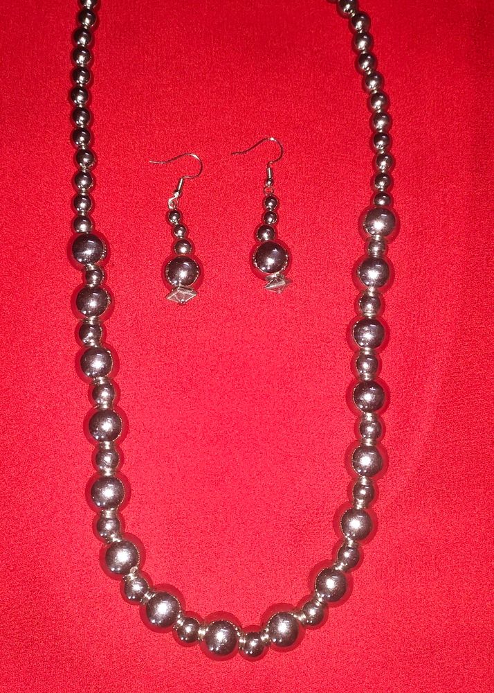 Pretty Necklace Set Good For Indowestern